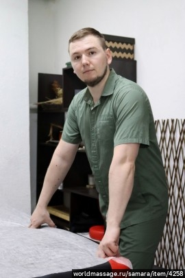 массажист Максим